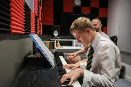 Dronfield Music Tuition - Piano Lessons with Greg