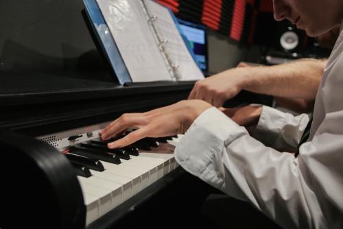 Dronfield Music Tuition - Piano Lessons with Greg